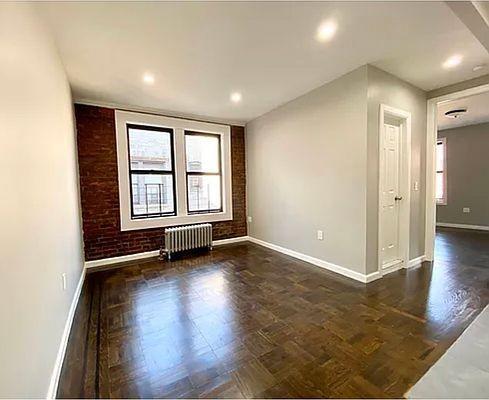 Foto del edificio - 2 bedroom in BRONX NY 10467