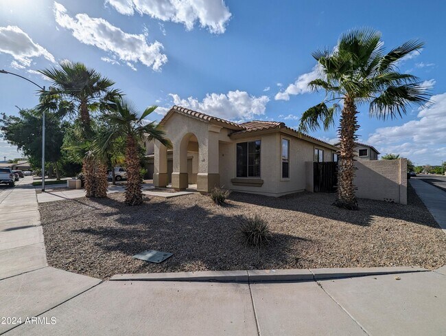 Foto del edificio - 15432 W Tasha Circle