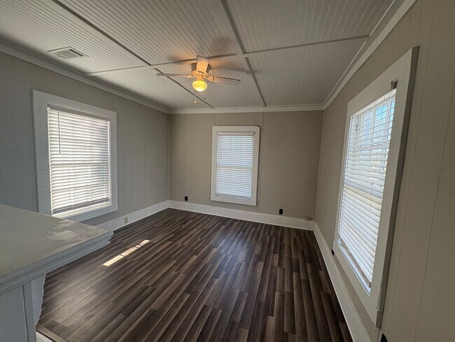 Foto del edificio - 1020 Adams St