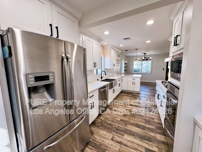 Building Photo - 3514 W 115th St