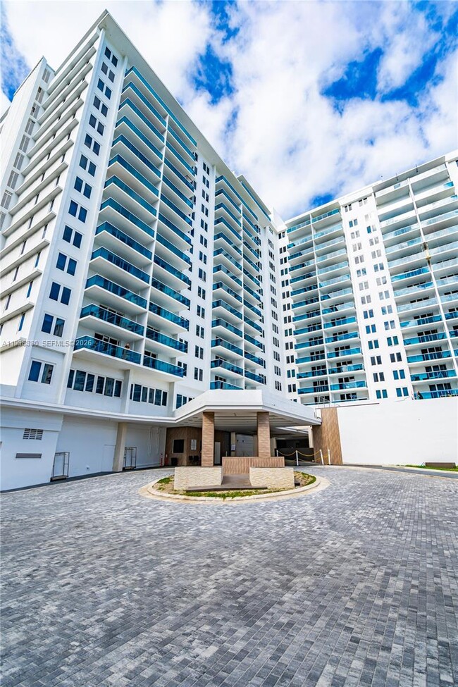 Foto del edificio - 2301 Collins Ave