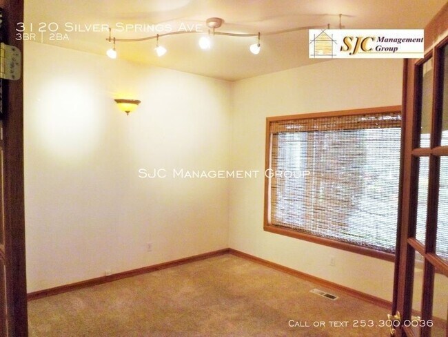 Building Photo - 3120 Silver Springs Ave