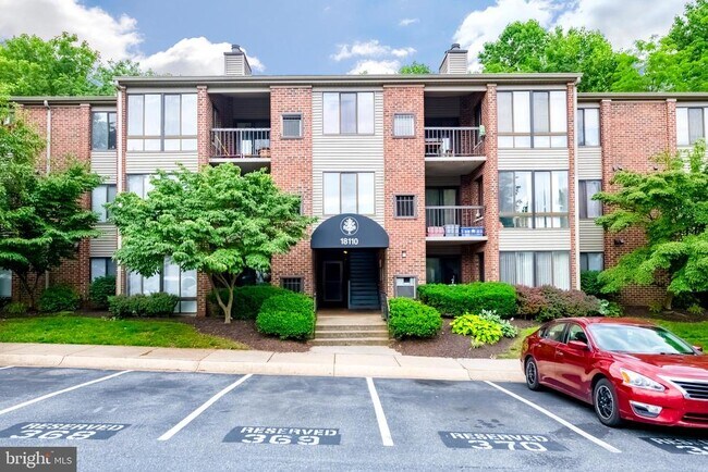 Foto del edificio - 18110 Chalet Dr