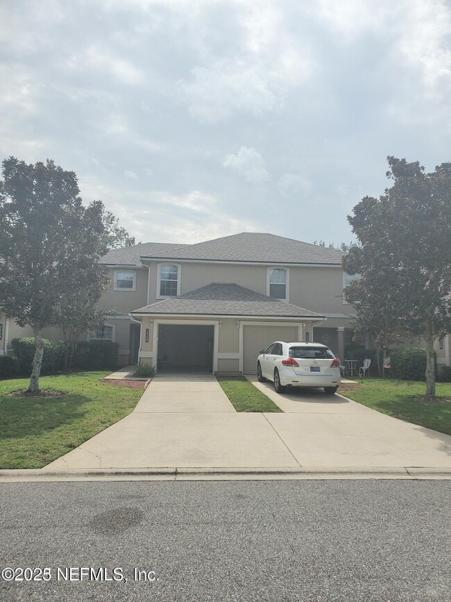 Building Photo - 1625 Vineland Cir