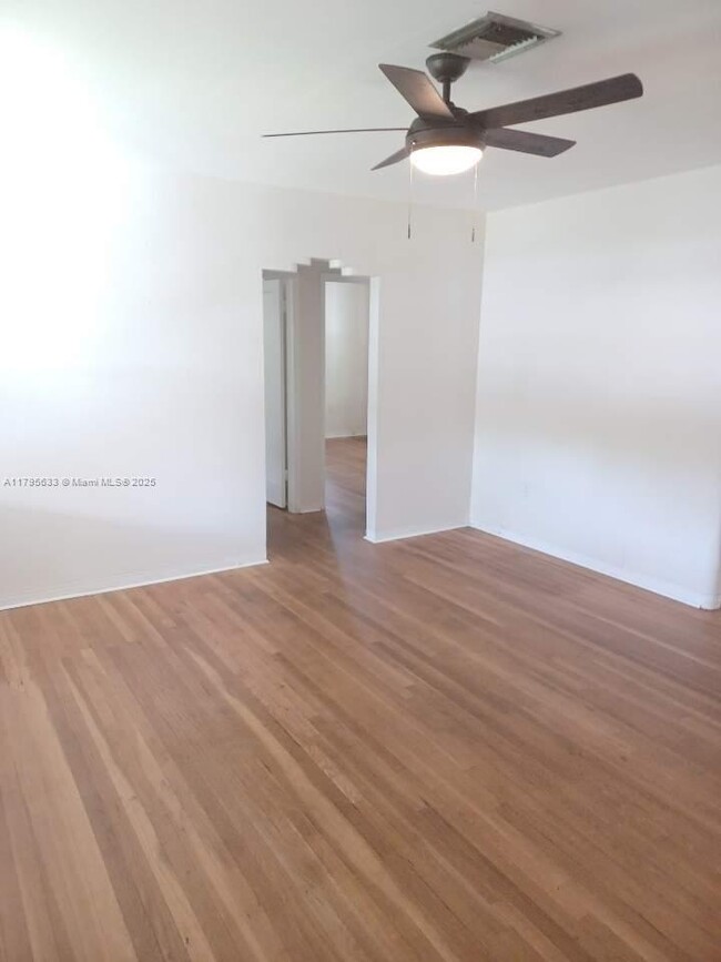 Foto del edificio - 3670 SW 20th St