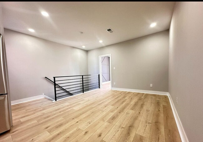 Building Photo - 638 N 63rd St