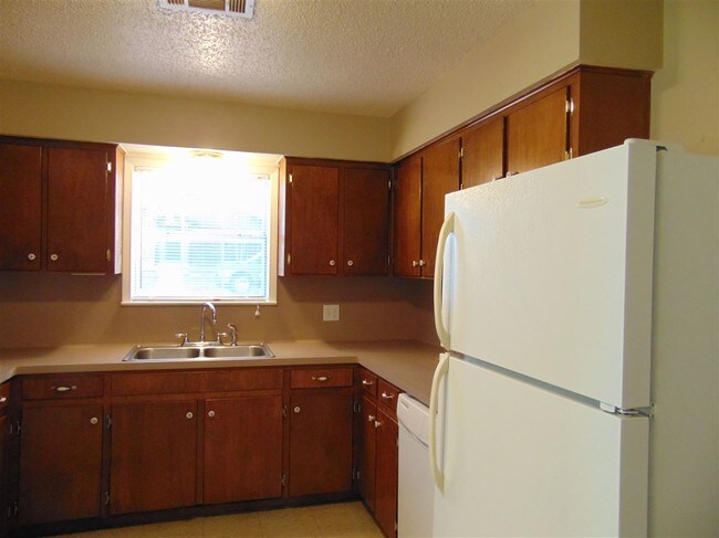 Building Photo - 808 Mildred Ave