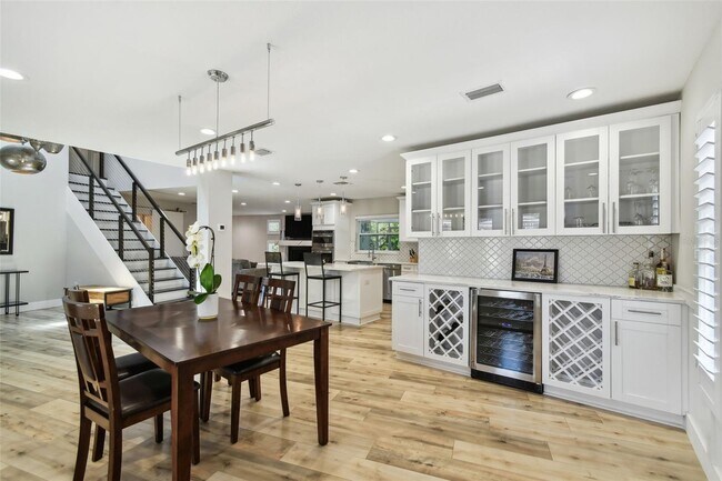 Foto del edificio - 4203 W Cleveland St