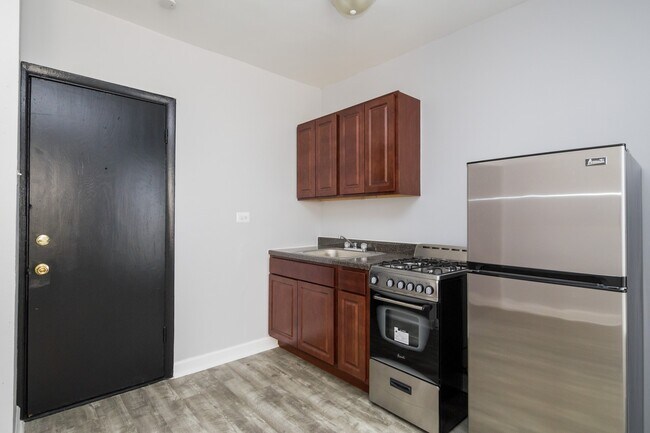 Foto del edificio - 5710 N Winthrop Ave