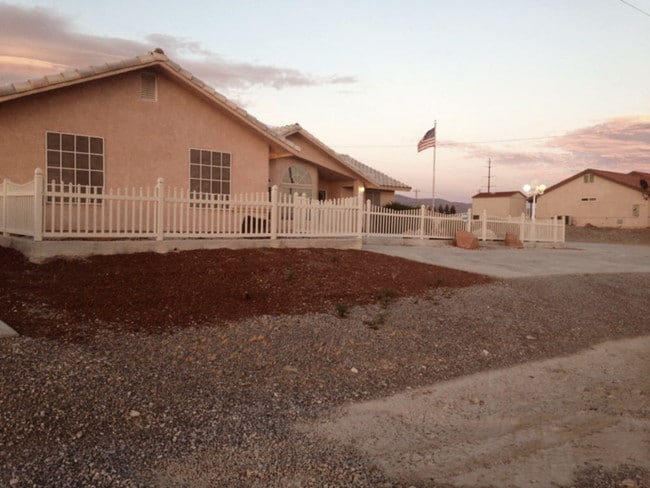 Front of House - 1721 Chyine St