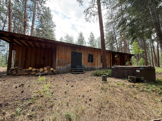 Building Photo - 3 bed 2 bath in Victor