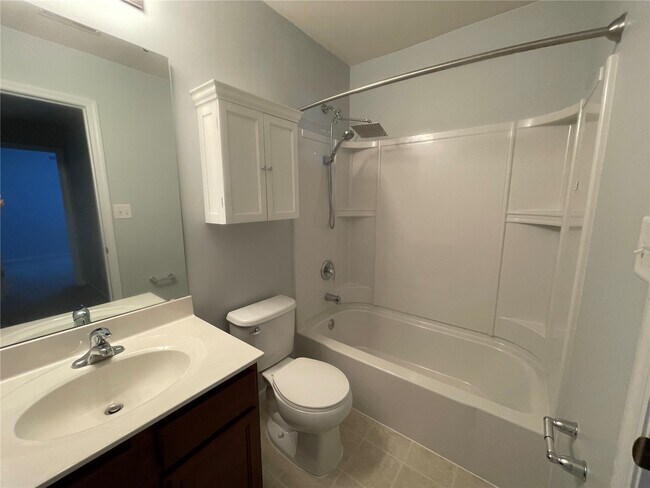 Foto del edificio - 634 Country Heights Dr