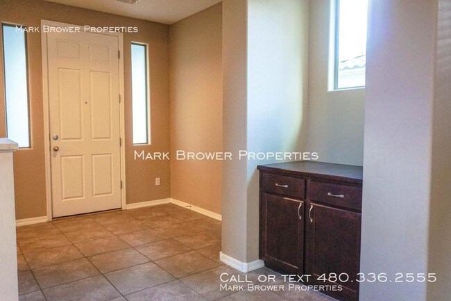 Building Photo - 4177 E Woodside Ct