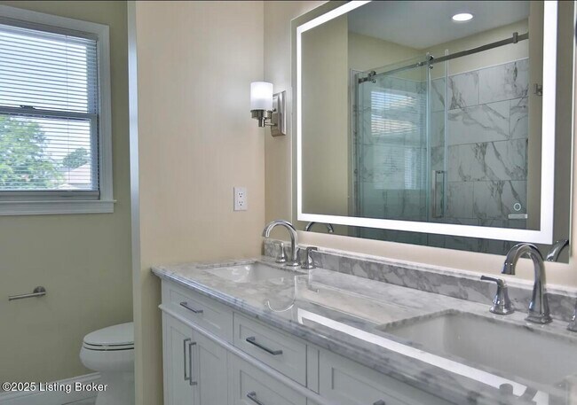 Building Photo - 4901 Hunters Point Cir