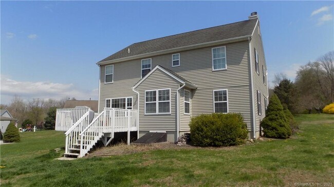 Building Photo - 28 Weantinock Dr