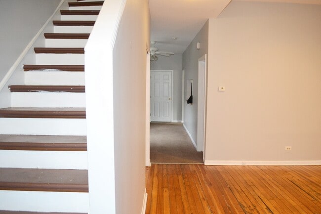 Building Photo - 2841 N Racine Ave