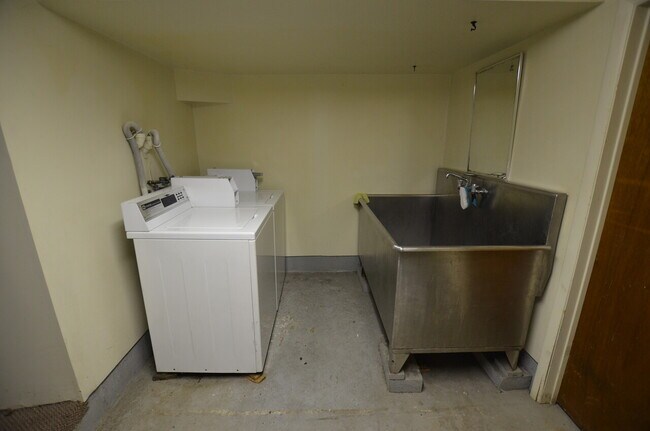 Foto del edificio - Kimball Complex