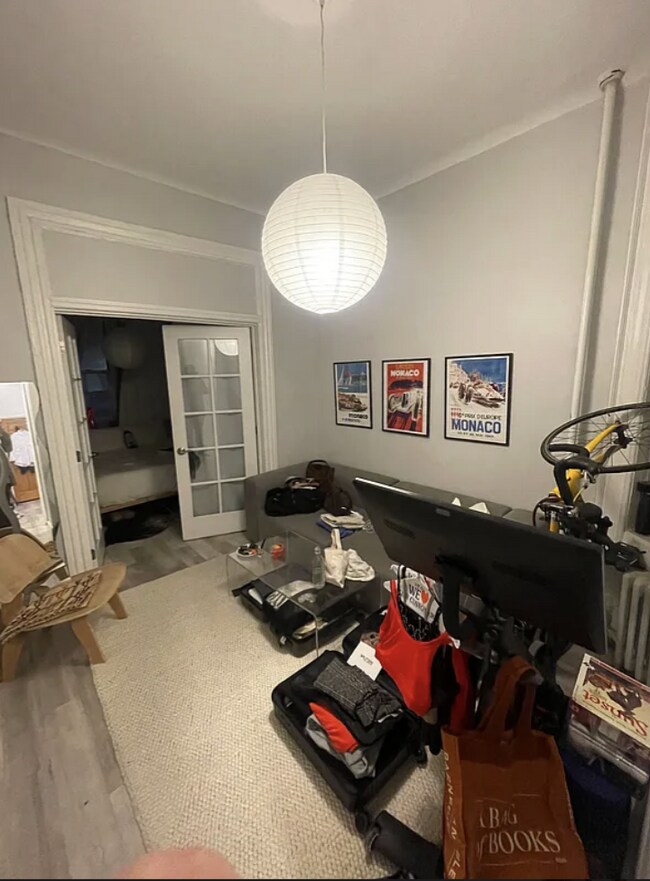 Foto del edificio - 221 E 83rd St