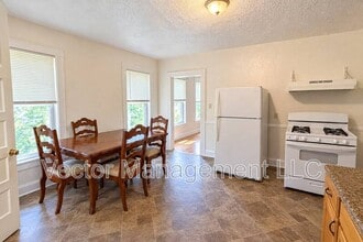 Building Photo - 116 Rennell St