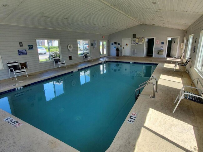 Foto del edificio - 624 Waterway Village Blvd # 21D