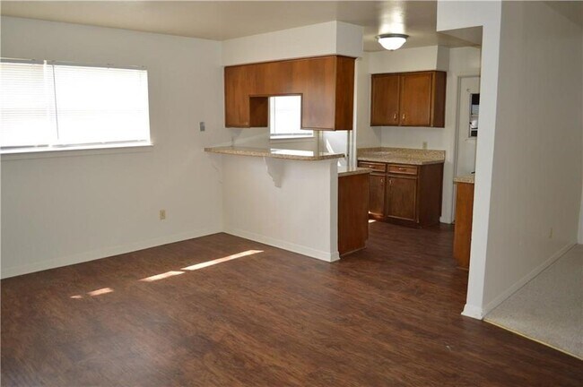 Building Photo - 2500 S Fielder Rd