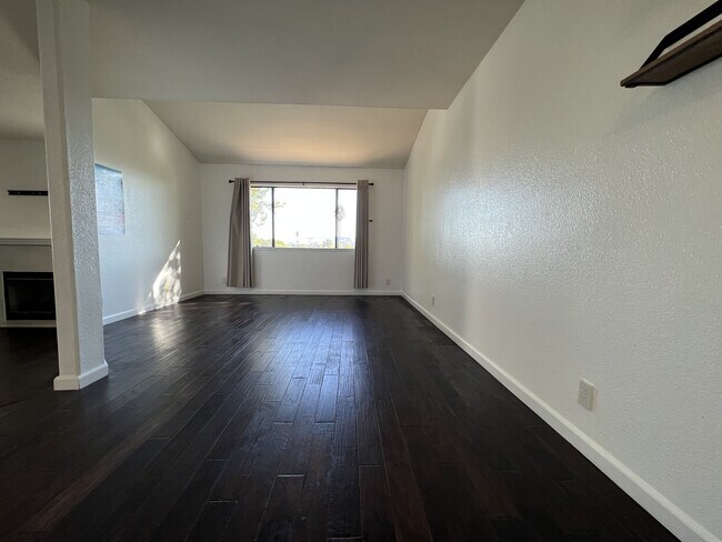 Foto del edificio - 420 Branham Ln E