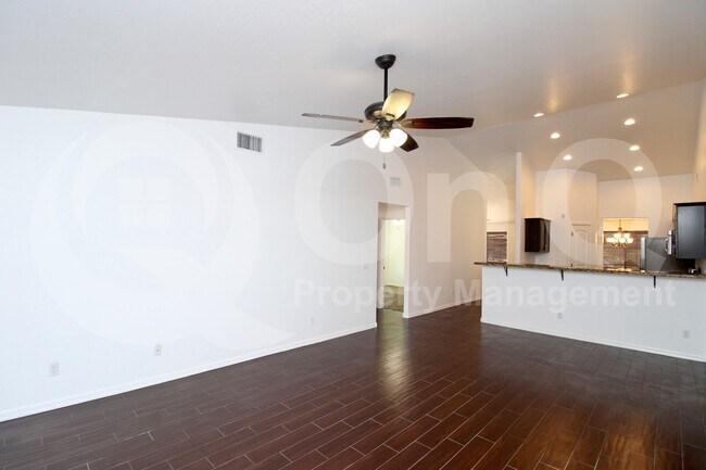 Building Photo - 3740 W Charlotte Dr