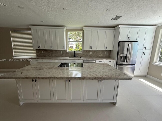 Building Photo - 12427 SW 121st Ave
