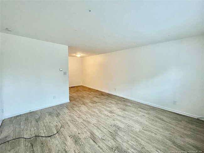 Foto del edificio - 820 Pilot Ave