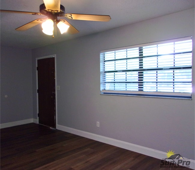 Building Photo - 323 Cavanah Dr