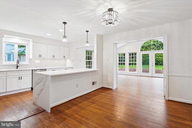 Building Photo - 6302 Orchid Dr