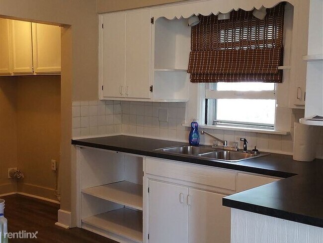 Foto del edificio - 2 br, 1 bath Duplex - 841 2nd St NW Apt 1