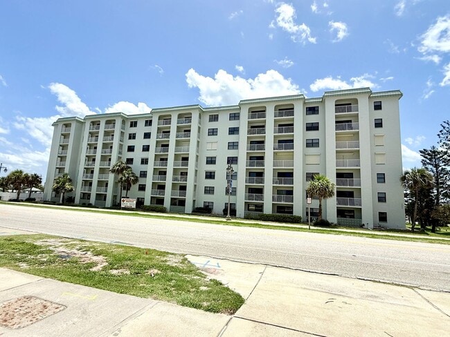Coastal comfort awaits in this furnished 2Bedrooms / 2Baths condo in Daytona Beach! - Coastal comfort awaits in this furnished 2Bedrooms / 2Baths condo in Daytona Beach!