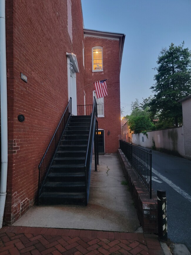 Side entrance way - 100 E Church St