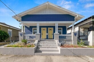 Building Photo - 2524 W Cherry St