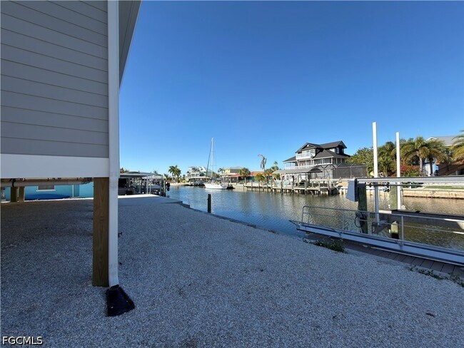 Foto del edificio - 2381 Oleander St