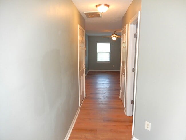 Building Photo - 5206 Big Bass Dr