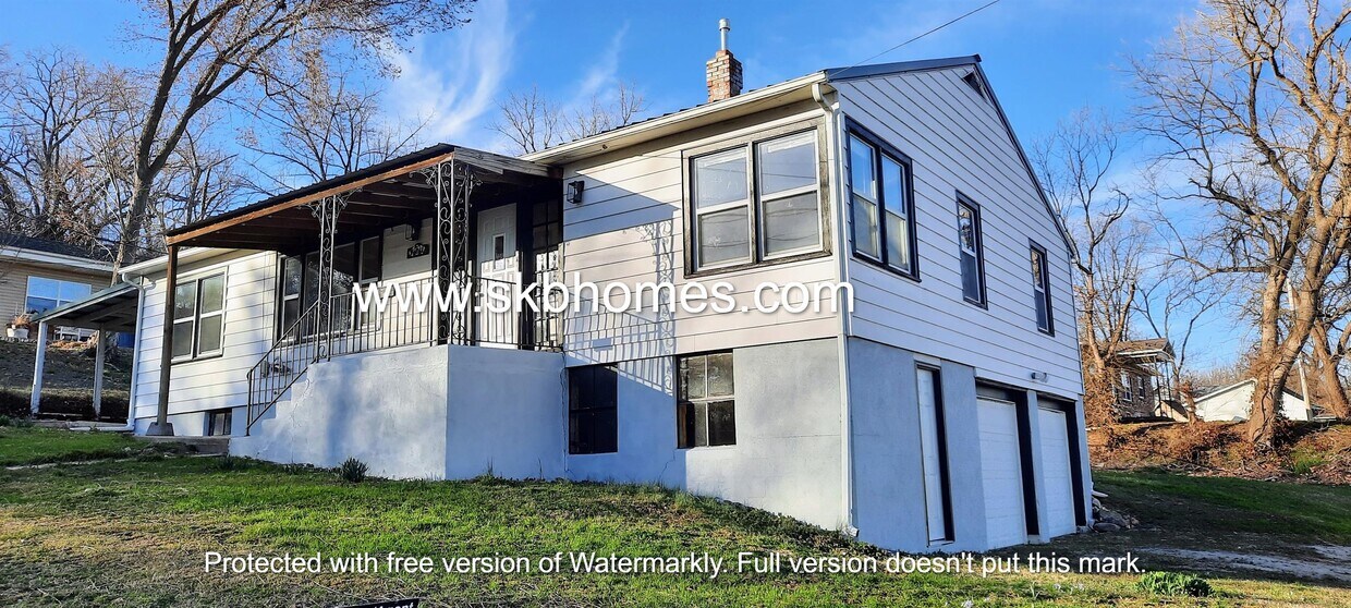 501 W 3rd St, Cassville, MO 65625 House Rental in Cassville, MO