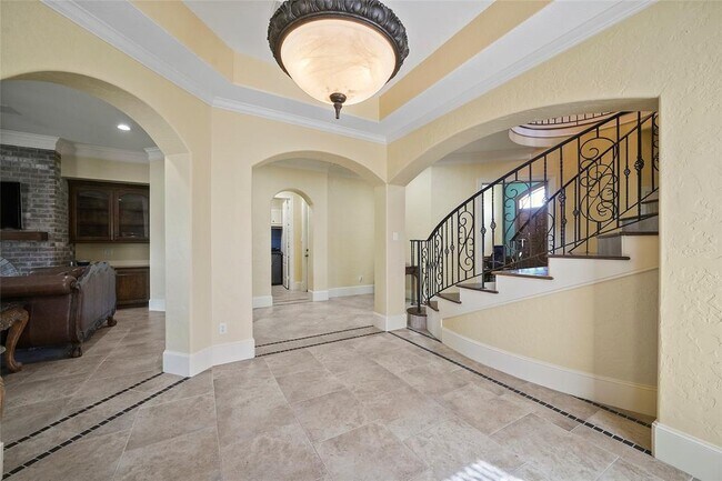 Building Photo - 25207 Hideaway Run Dr