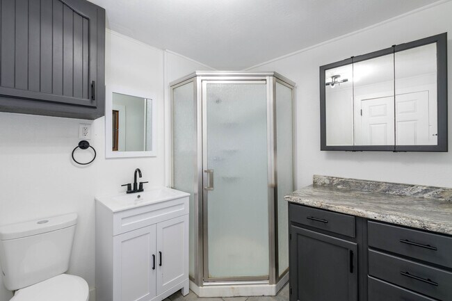 Foto del edificio - 128 E 10th Ave