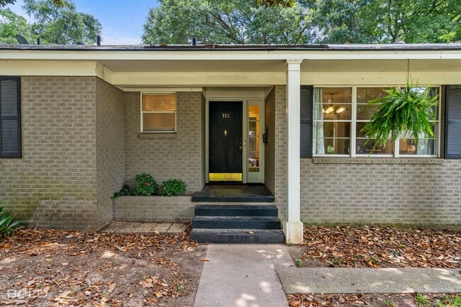 Building Photo - Adorable Broadmoor rental!