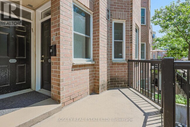 Building Photo - 760-760 Lawrence Ave W