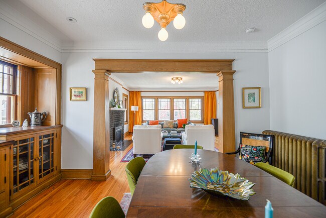 Foto del edificio - 4449 Zenith Ave S