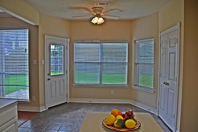 Building Photo - 12731 Regal Pine Ln