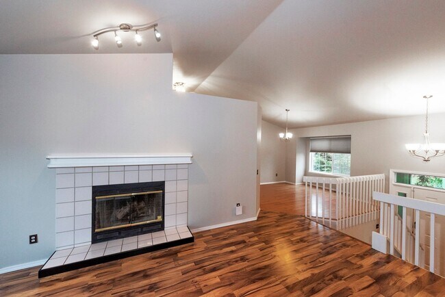 Foto del edificio - 12105 Woodchase Cir