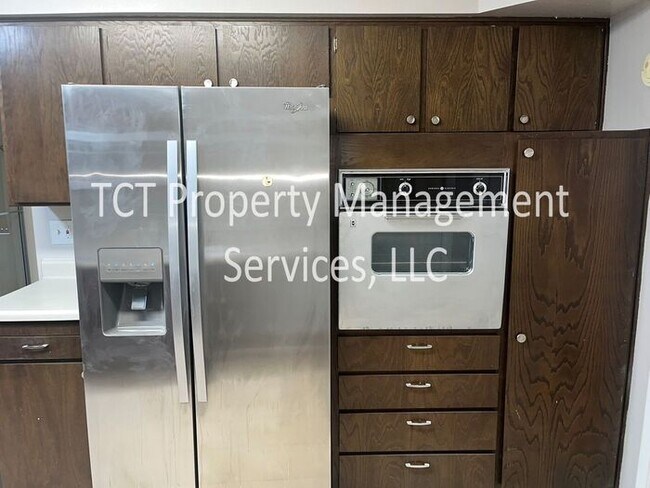 Foto del edificio - 55+ Community! 2 Bedroom Home