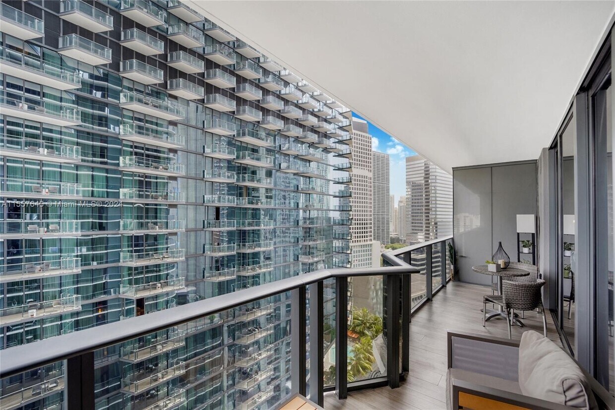 Foto principal - 801 S Miami Ave