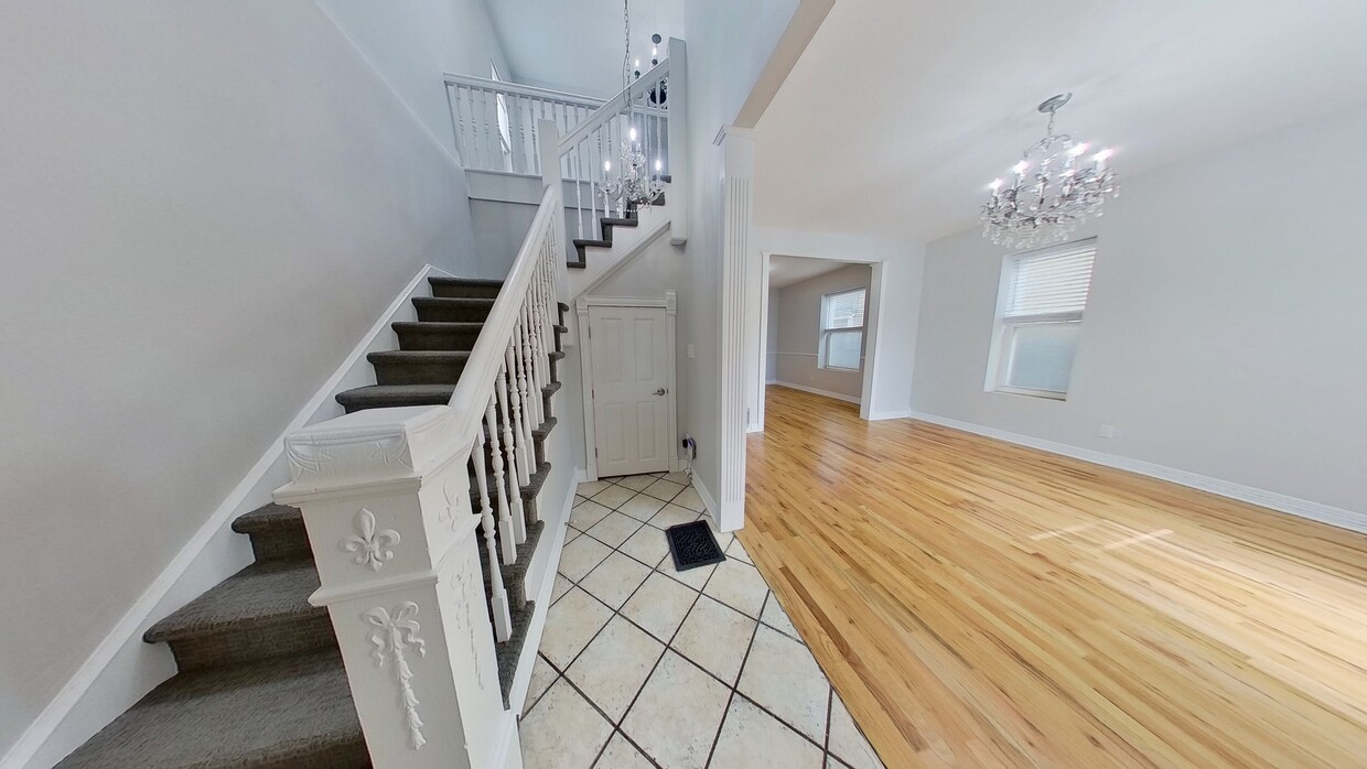 Photo - Dazzling North Capitol Hill home with fenced yard