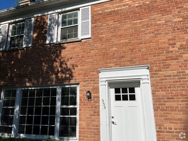 Building Photo - 553 Winnetka Ave
