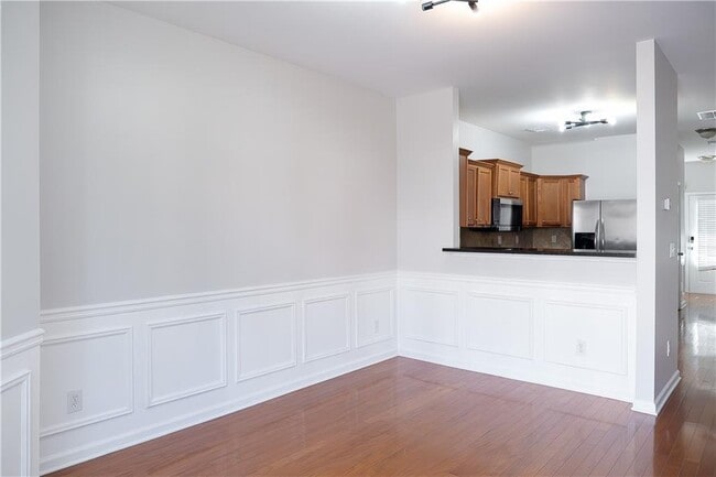 Building Photo - 3090 Branham Dr